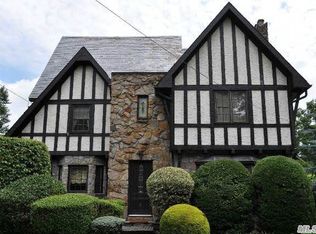 2 Alice Ave, Merrick, NY 11566