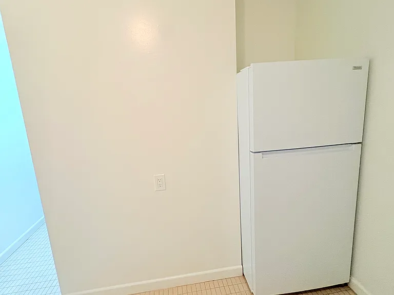 11728 W Pico Blvd — Photo 3