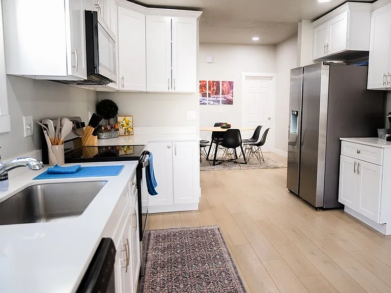 331 E Hampton Ave — Photo 3