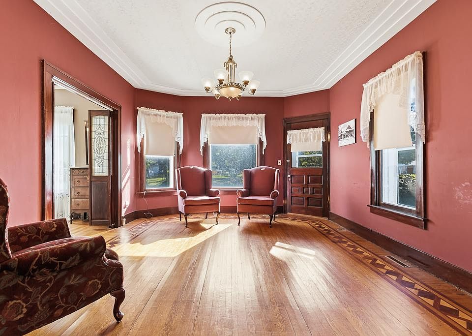 64th image of 200 N Park St