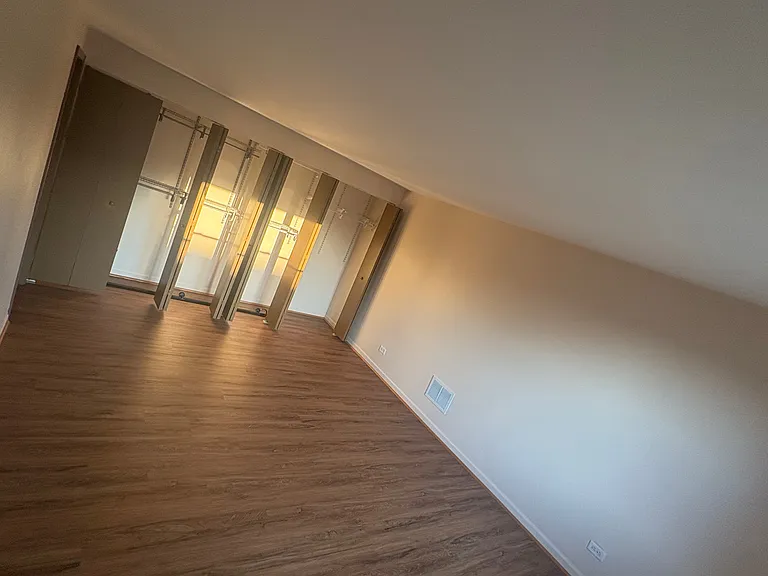 1135 Williamsburg Rd — Photo 6
