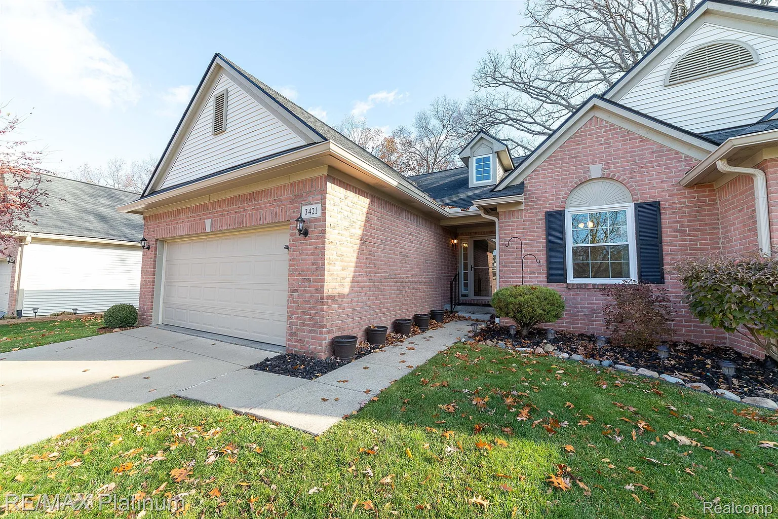 3421 Dewdrop Ln photo 1