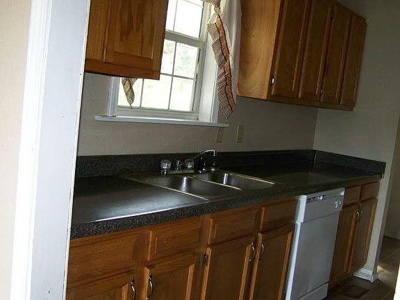 2nd image of 505 Aspen Cir