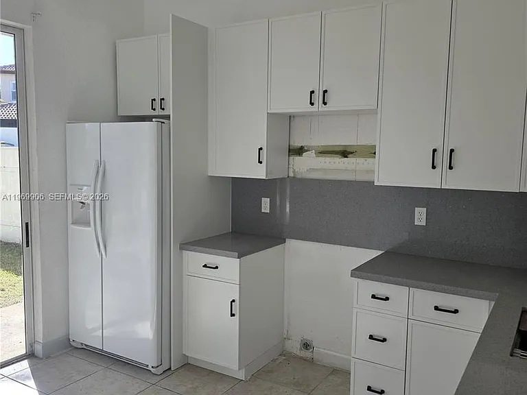 3930 NE 12th Dr — Photo 13