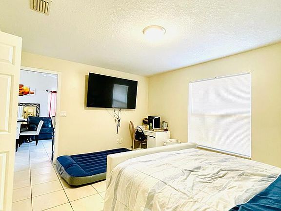5th image of 5991 SW 36th Ct #1