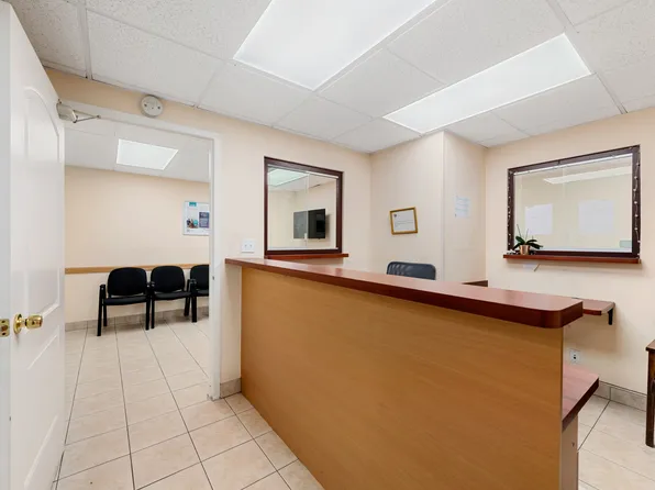 135 Ocean Parkway image 8 of 14