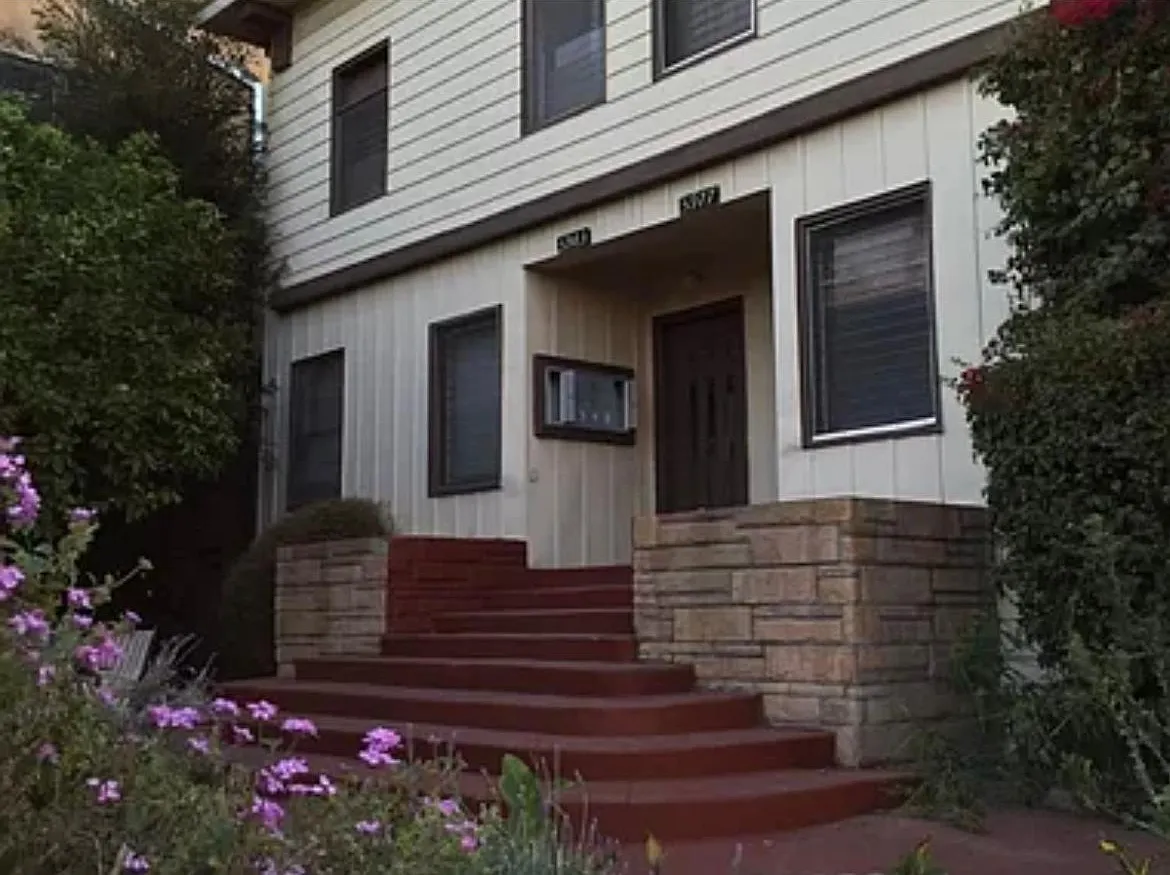 Studio, 450 sqft, $1,675 — Photo 3
