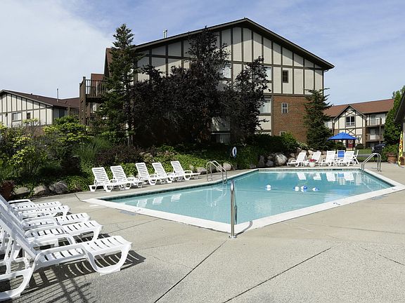 Heated Swiming Pool