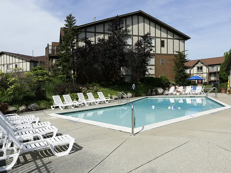 Heated Swiming Pool