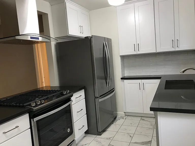 143 N Maple St #143 — Photo 6