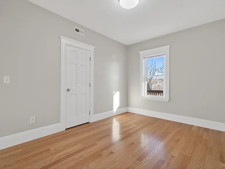 17 Chelmsford St #3 — Photo 8