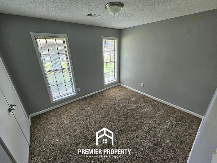 3475 Kirby Terrace Dr — Photo 12