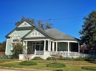206 W 8th St, Cameron, TX 76520