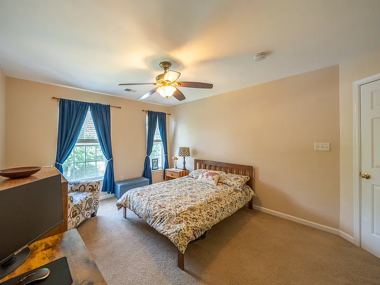 748 McCardle Dr — Photo 29
