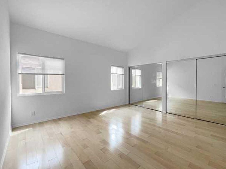 1st image of 2339 34th St Unit 36