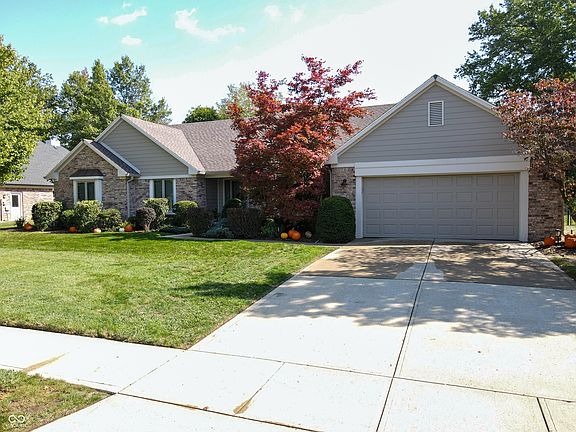 2nd image of 1093 N Buckingham Ct