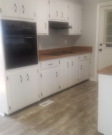 3rd image of 927 Todd Ave