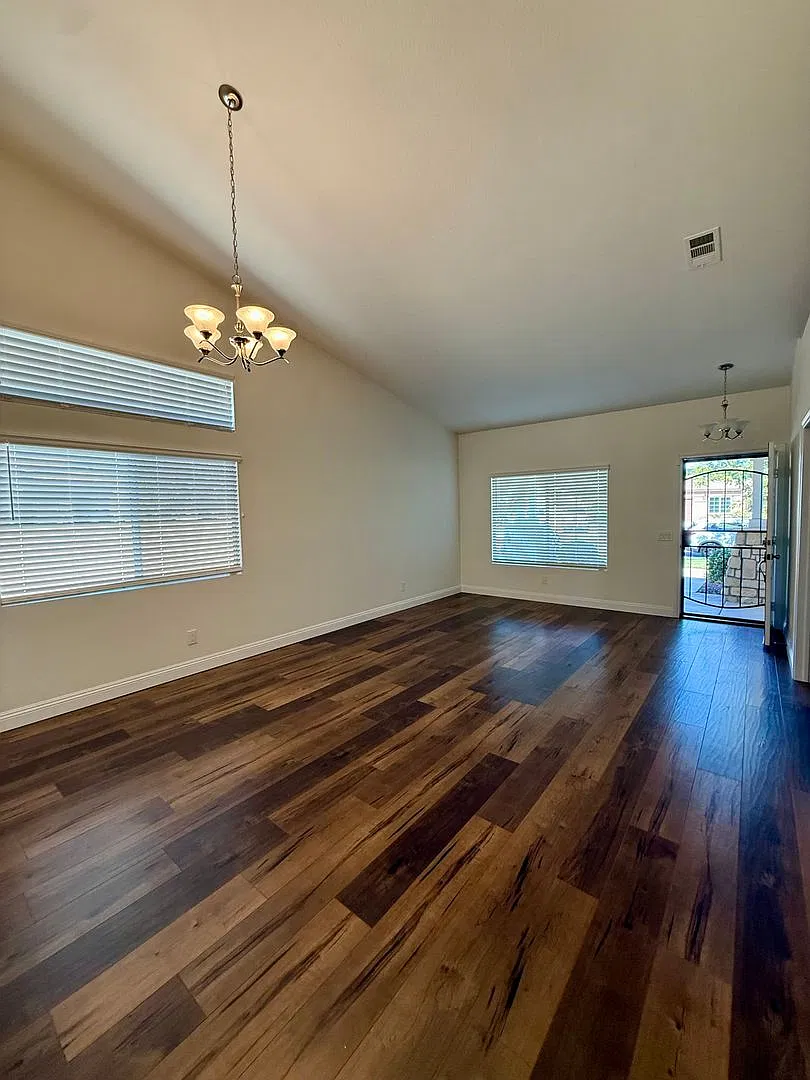 Beautiful single level home on a cul-de-sac. — Photo 2
