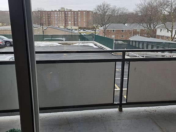 2nd image of 16-70 Bell Blvd #514
