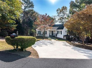 6920 Deer Trl, Gainesville, GA 30506