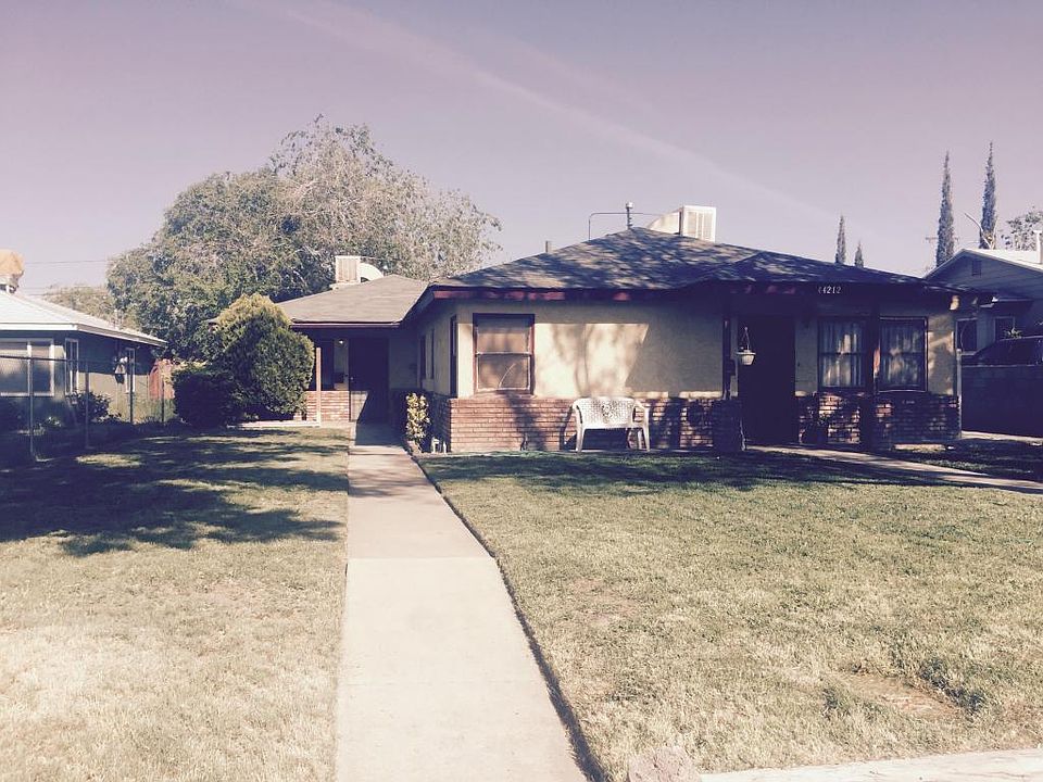 2nd image of 44212 Cedar Ave