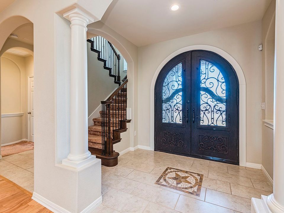 1st image of 222 Woodbrook Trl