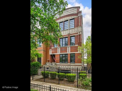 1043 W Wolfram St #1, Chicago, IL, 60657