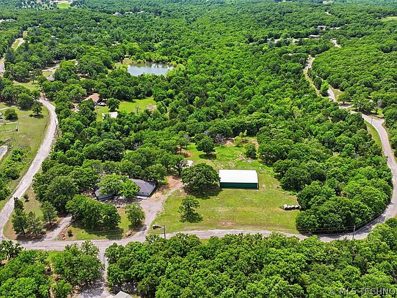 4th image of 239 Wood Lake Dr