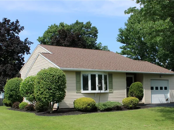 101 Lyford Ln, Minoa, NY 13116