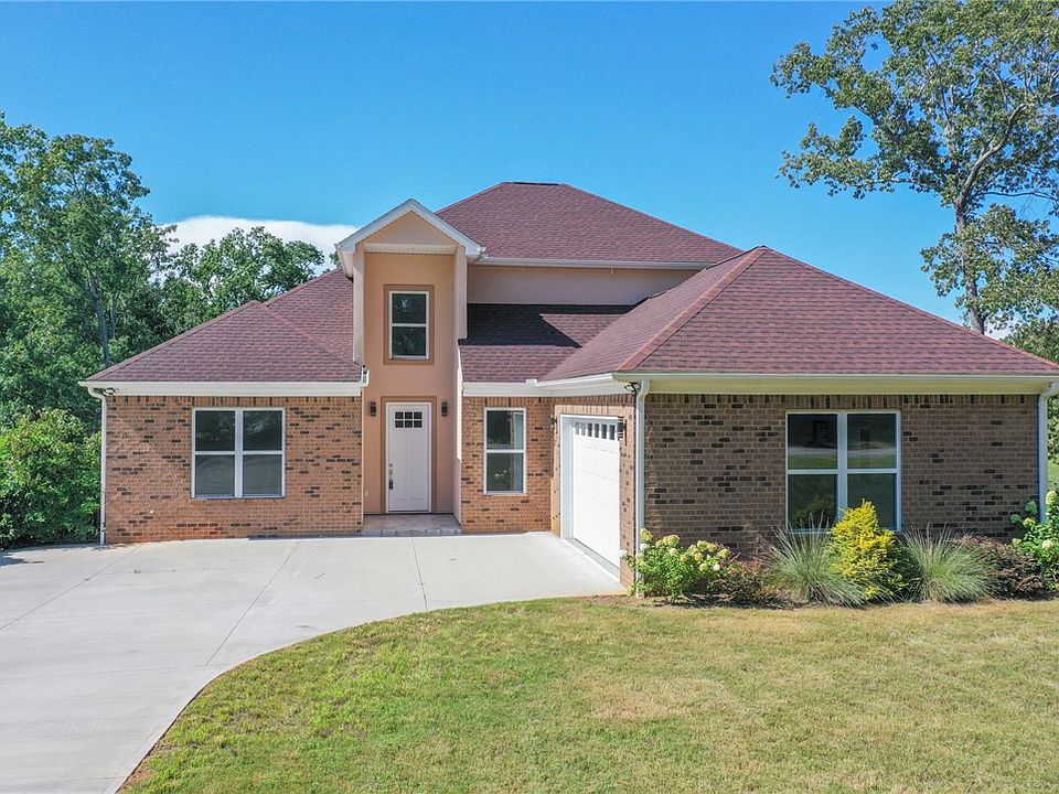 1st image of 102 Topsail Dr