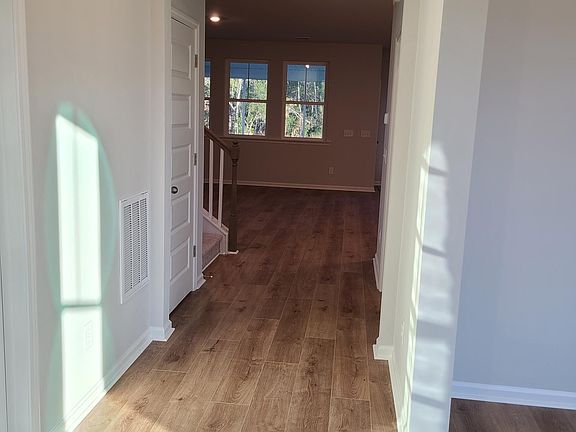 4th image of 159 Woodland Oak Way