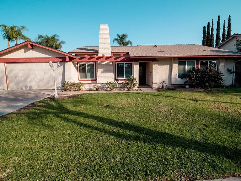 1943 S Belle Ave — Photo 39