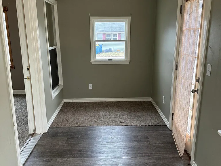 1102 Ann St — Photo 2