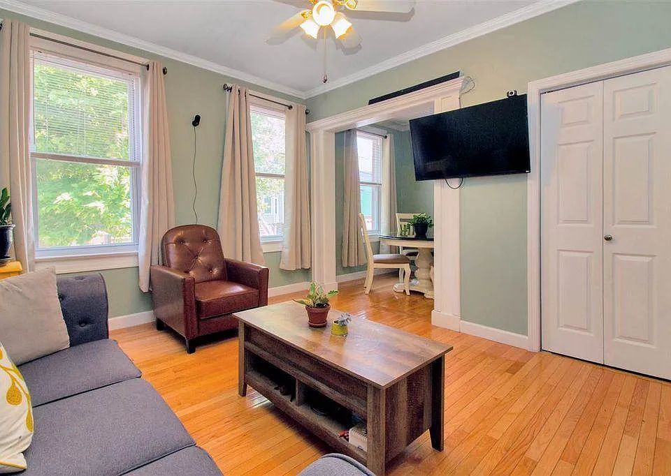 563 Liberty Ave #2