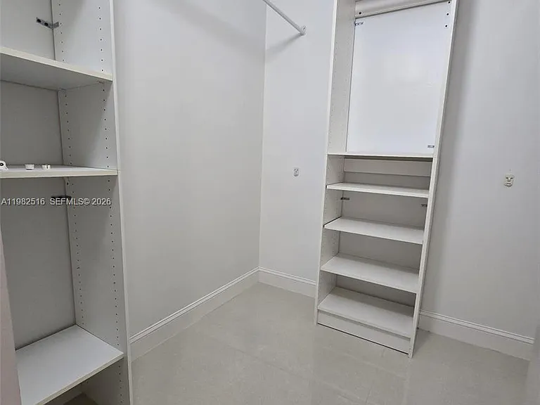 2403 Antigua Cir #L2 — Photo 16
