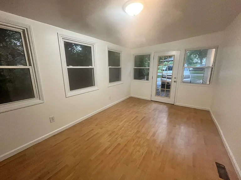 208 Price St — Photo 16