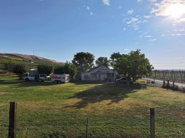 6351 Emerald Rd, Sunnyside, WA 98944