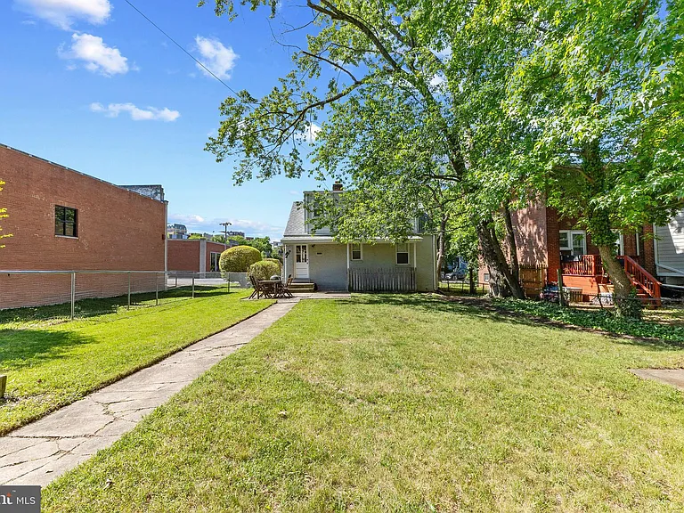 530 E Alexandria Ave — Photo 8