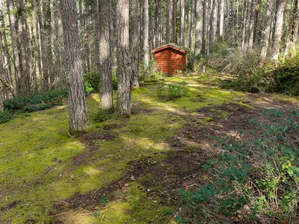 240 N Dogleg Place, Hoodsport, WA 98548
