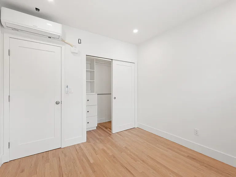 1020 1/2 Carol Dr — Photo 11