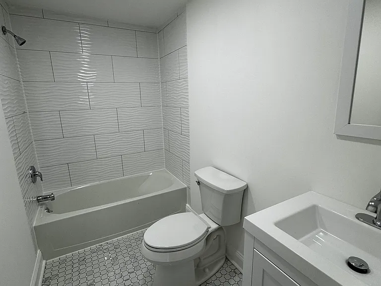 812 N Adams St #3 — Photo 10