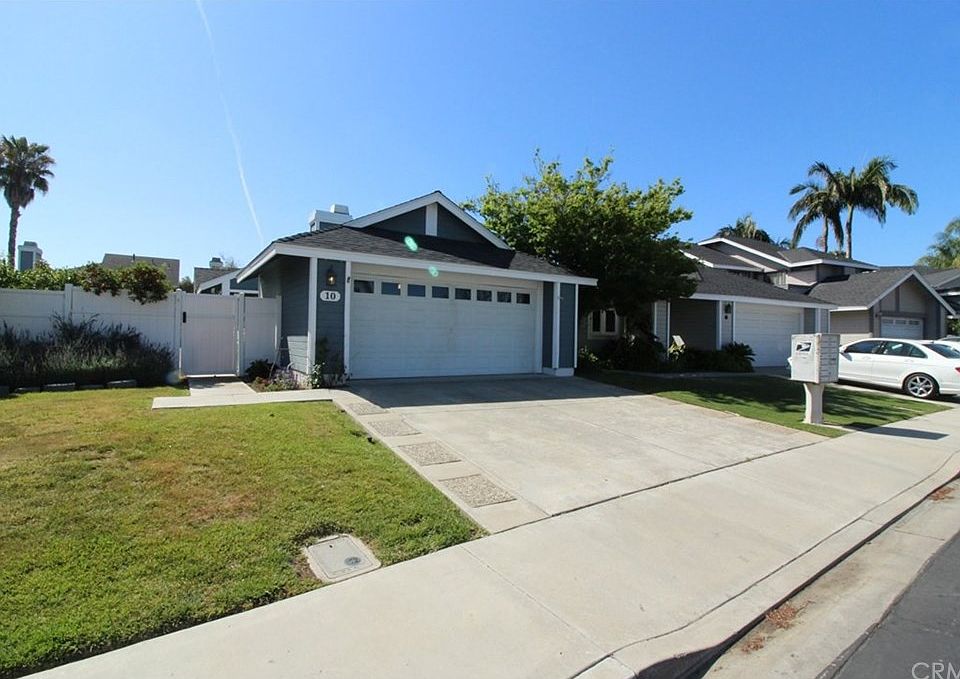 1st image of 10 Deer Creek Ln
