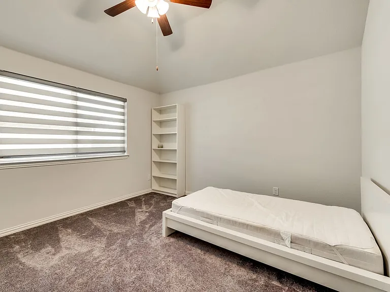 2480 Cathedral Dr — Photo 18