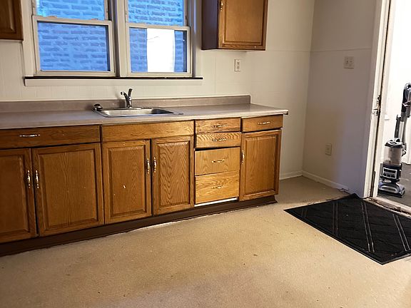 3rd image of 4860 Northcote Ave APT Uf