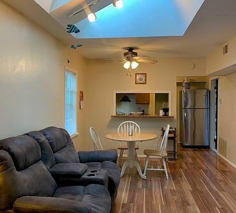 2nd image of 3520 Hilleman Ave