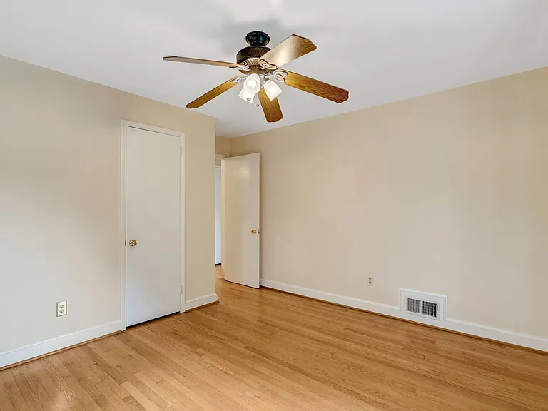 7030 Donna Cir — Photo 12