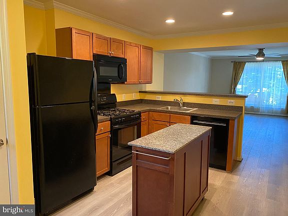 4th image of 1283 N Van Dorn St