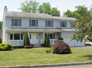 9 Camp Bal Pl, Little Falls, NJ 07424