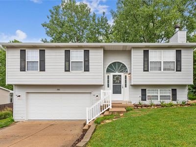 380 Keystone Dr, Fenton, MO, 63026