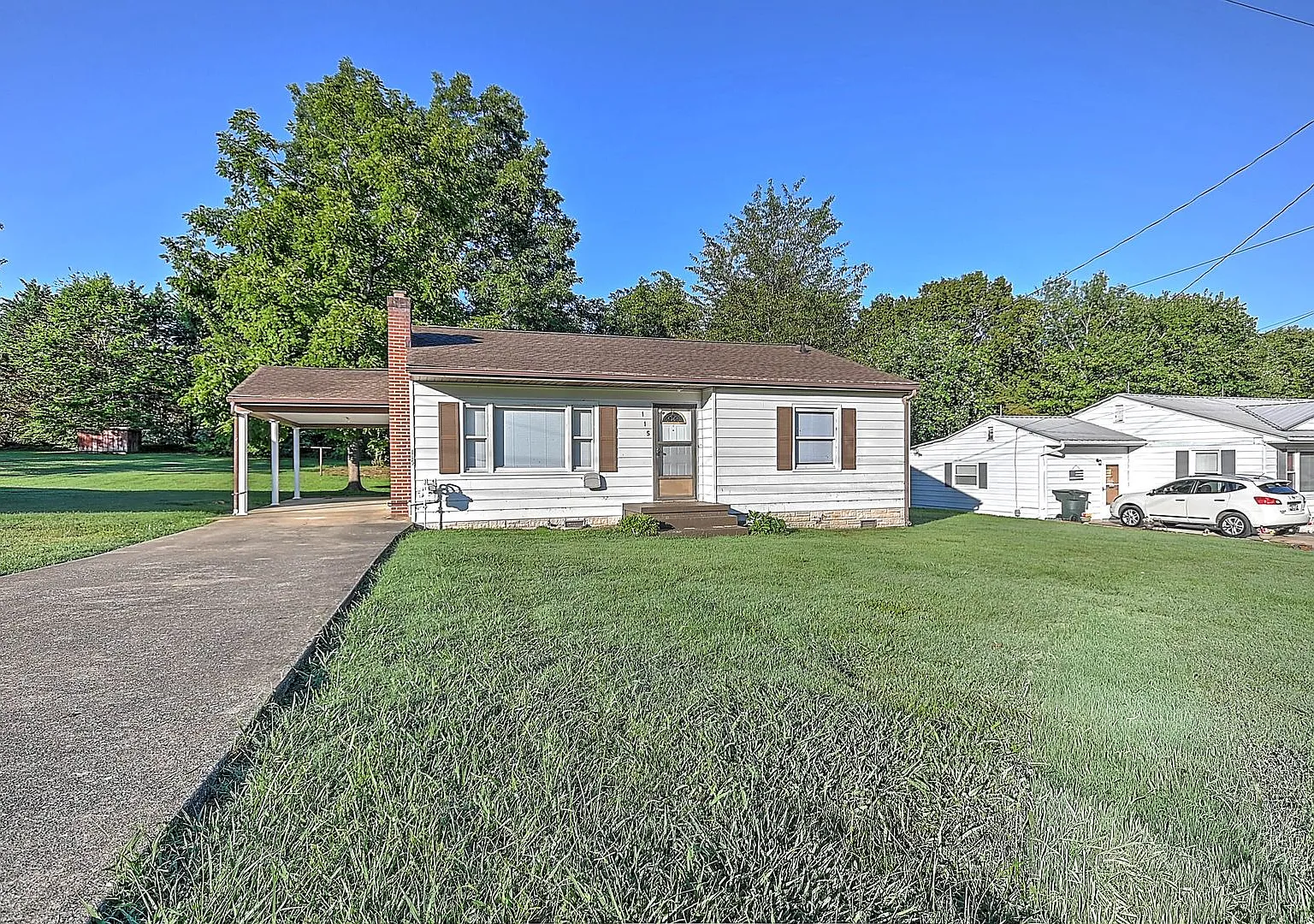 3 Bedroom / 1 Bath Home — Photo 1